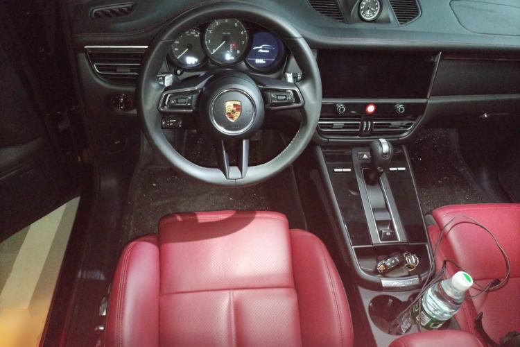 Used Porsche Macan 2024 Macan 2.0T Steering Wheel