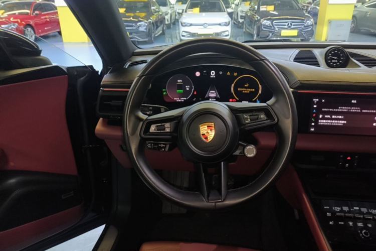 Used Porsche Macan 2024 Macan 4 Steering Wheel