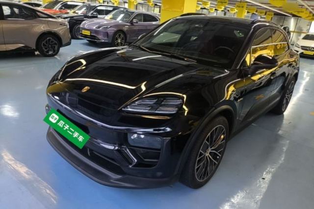 Used Porsche Macan 2024 Macan 4