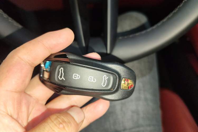 Used Porsche Macan 2024 Macan Long Range Edition Vehicle Key