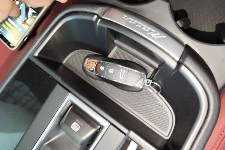 Used Porsche Macan 2024 Macan T 2.0T Vehicle Key