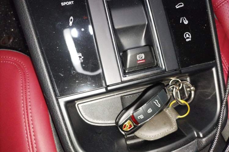 Used Porsche Macan 2024 Macan 2.0T Vehicle Key