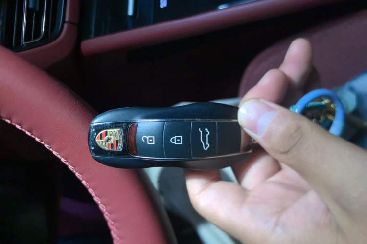 Used Porsche Macan 2024 Macan 2.0T Vehicle Key