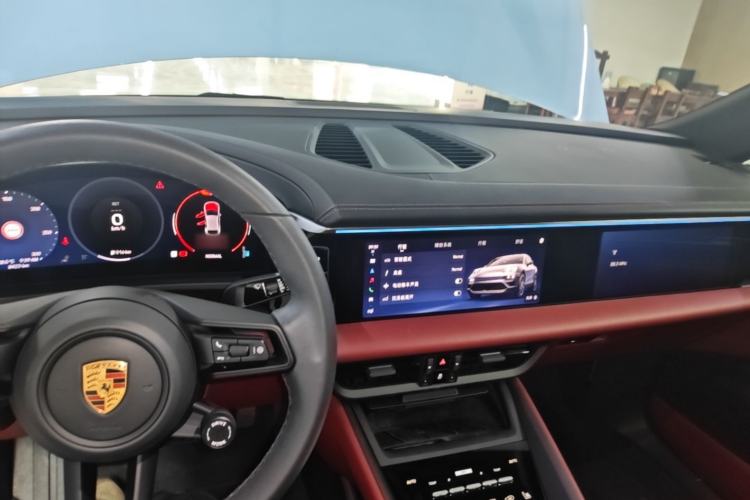 Used Porsche Macan 2024 Macan Long Range Edition Center Console