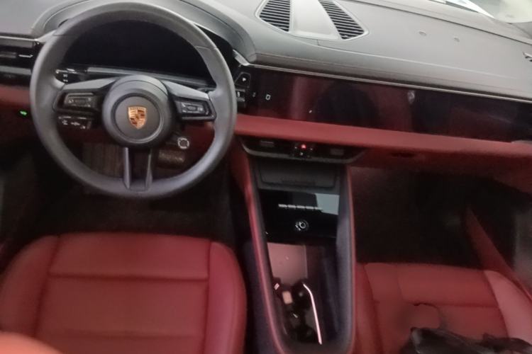 Used Porsche Macan 2024 Macan Long Range Edition Center Console