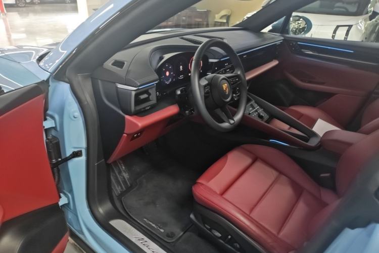 Used Porsche Macan 2024 Macan Long Range Edition Driver Seat