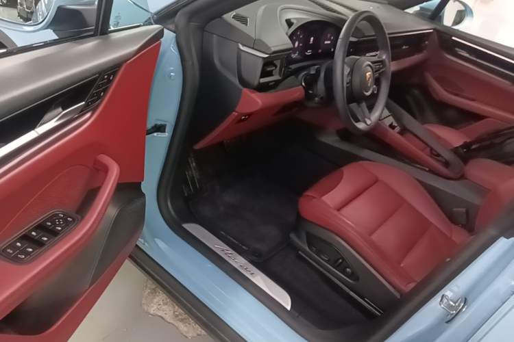 Used Porsche Macan 2024 Macan Long Range Edition Driver Seat