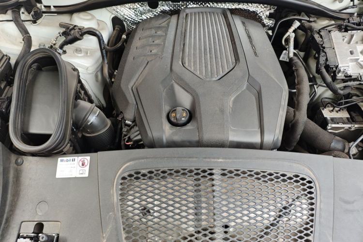 Used Porsche Macan 2024 Macan 2.0T Engine Bay