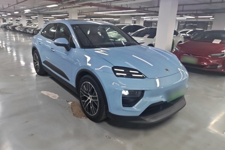 Used Porsche Macan 2024 Macan Long Range Edition Front Right 45 Deg