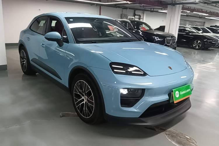 Used Porsche Macan 2024 Macan Long Range Edition Front Right 45 Deg