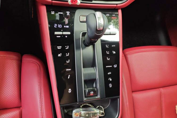 Used Porsche Macan 2024 Macan 2.0T Gear Lever