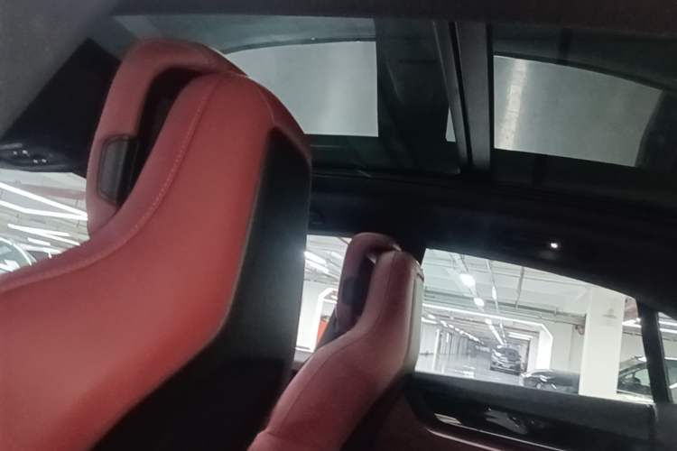 Used Porsche Macan 2024 Macan Long Range Edition Headliner