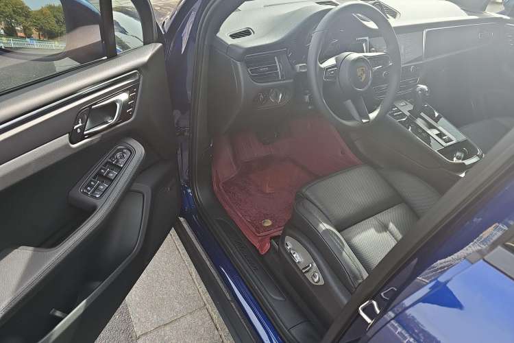 Used Porsche Macan 2024 Macan 2.0T Interior 2