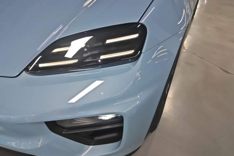 Used Porsche Macan 2024 Macan Long Range Edition Left Front Headlight