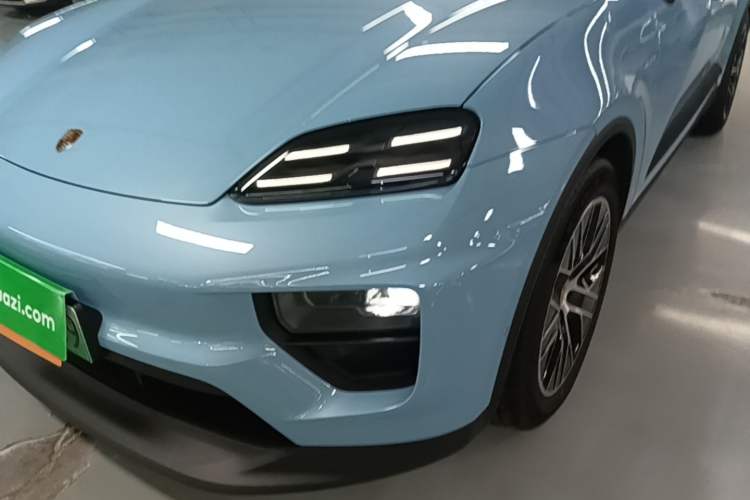 Used Porsche Macan 2024 Macan Long Range Edition Left Front Headlight