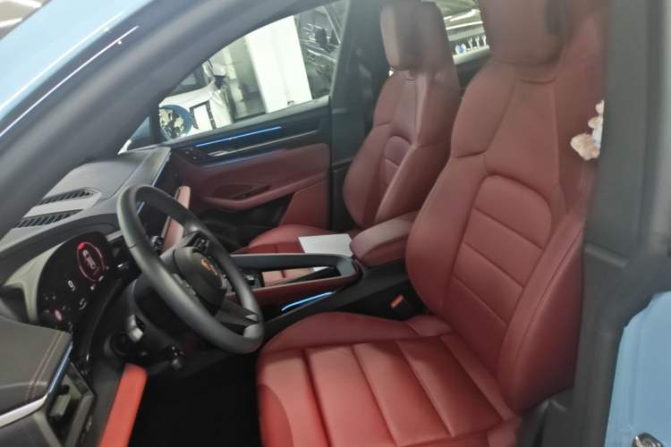 Used Porsche Macan 2024 Macan Long Range Edition Left Front Seat