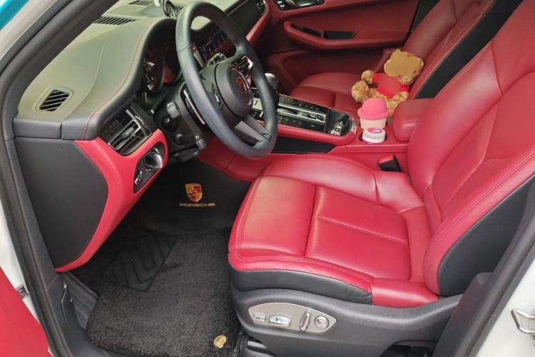 Used Porsche Macan 2024 Macan 2.0T Left Front Seat
