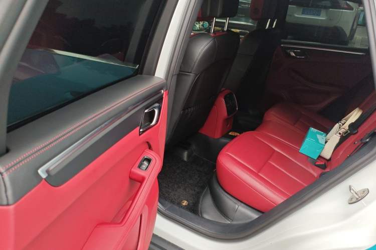 Used Porsche Macan 2024 Macan 2.0T Left Rear Seat