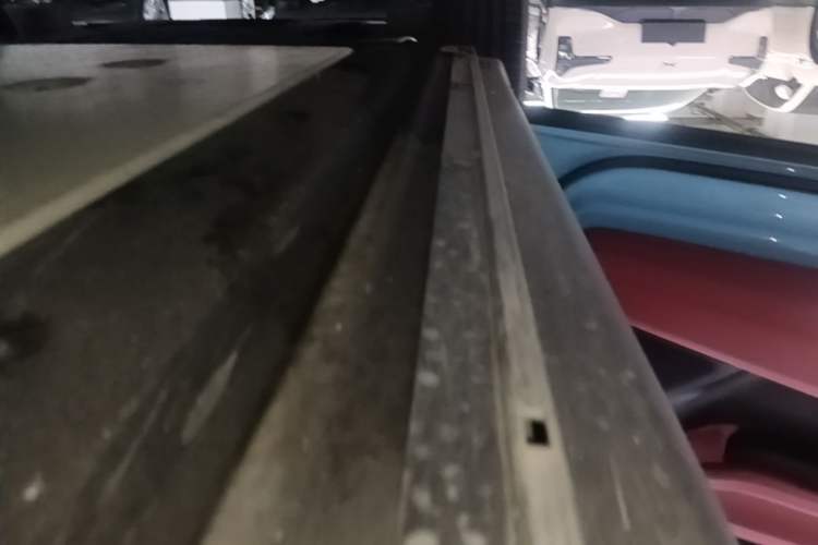 Used Porsche Macan 2024 Macan Long Range Edition Left Side Sill