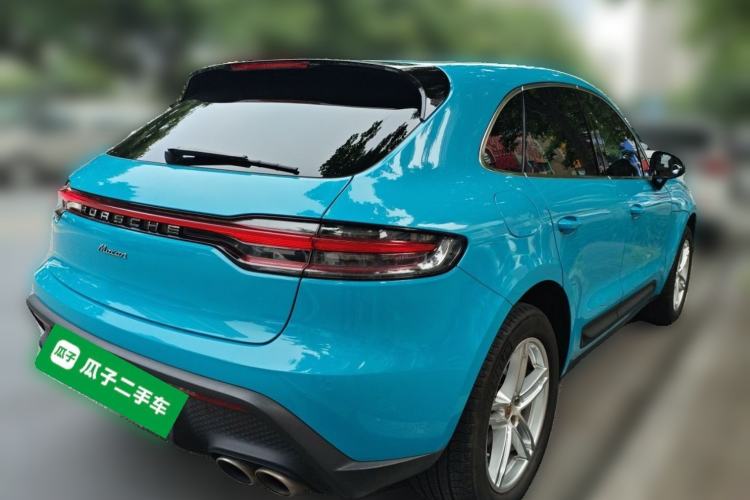 Used Porsche Macan 2024 Macan 2.0T Rear Right 45 Deg