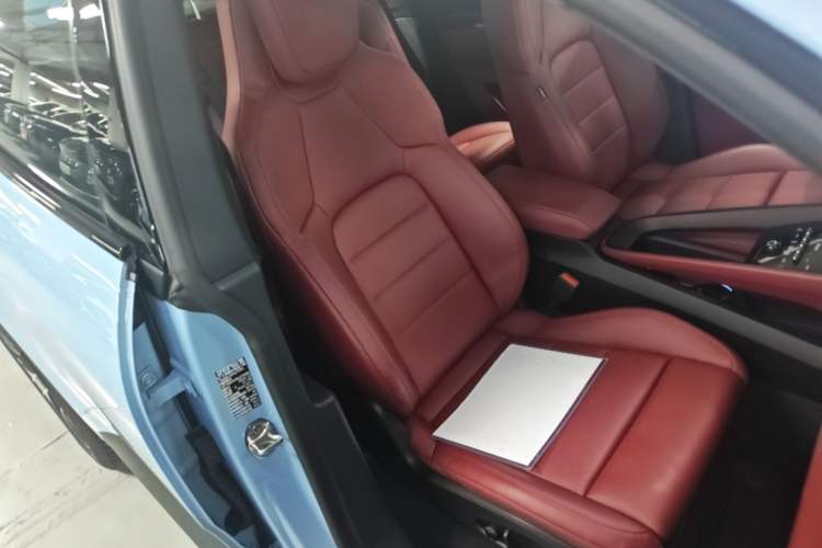Used Porsche Macan 2024 Macan Long Range Edition Right Front Seat