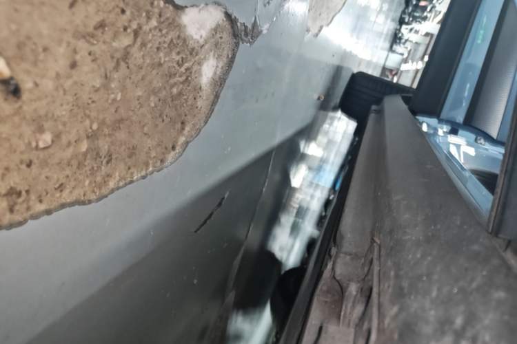Used Porsche Macan 2024 Macan Long Range Edition Right Side Sill