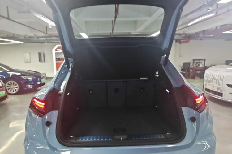 Used Porsche Macan 2024 Macan Long Range Edition Trunk