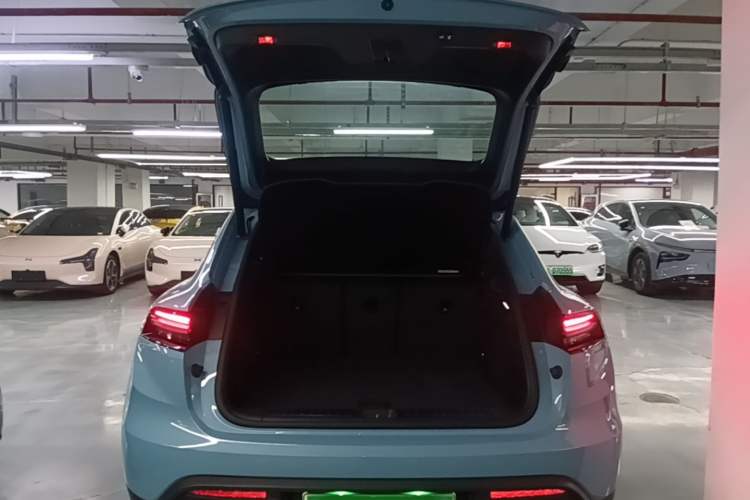 Used Porsche Macan 2024 Macan Long Range Edition Trunk