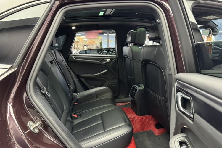 Used Porsche Macan 2024 Macan 2.0T Interior 10