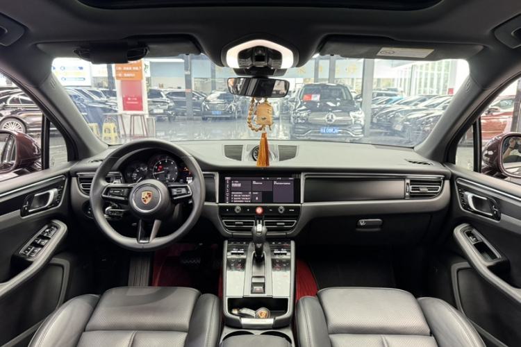 Used Porsche Macan 2024 Macan 2.0T Interior 2