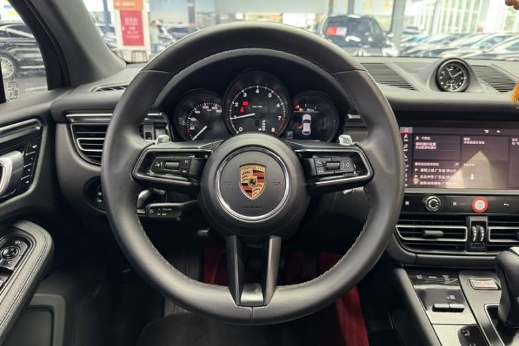 Used Porsche Macan 2024 Macan 2.0T Interior 3