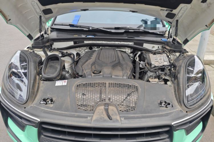 Used Porsche Macan 2024 Macan 2.0T Engine Bay