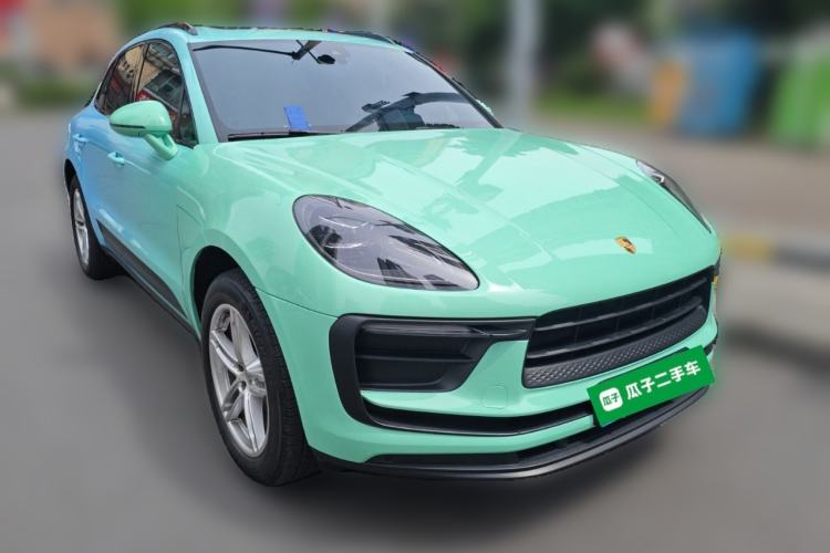Used Porsche Macan 2024 Macan 2.0T Front Right 45 Deg