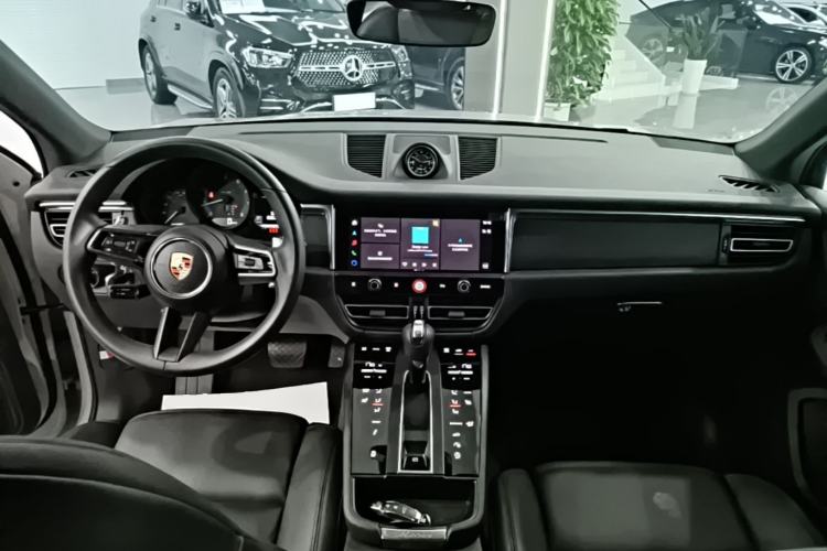 Used Porsche Macan 2024 Macan 2.0T Center Console