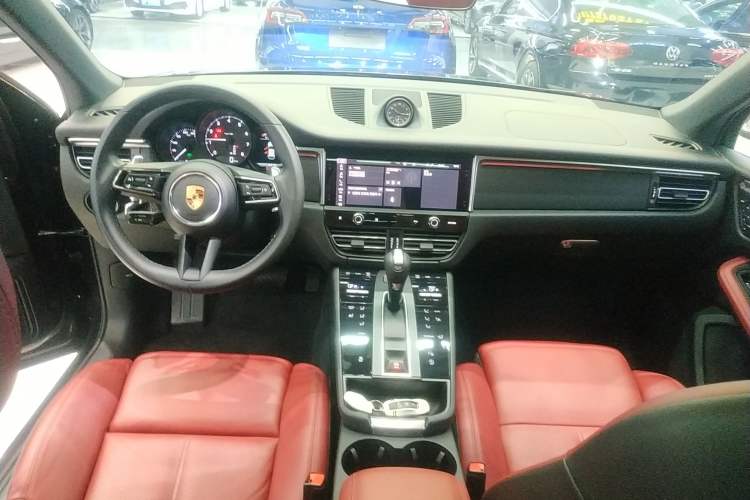 Used Porsche Macan 2024 Macan 2.0T Center Console