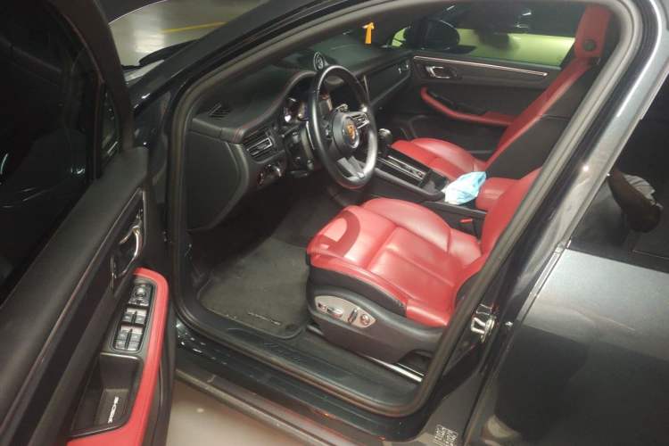 Used Porsche Macan 2024 Macan 2.0T Driver Seat