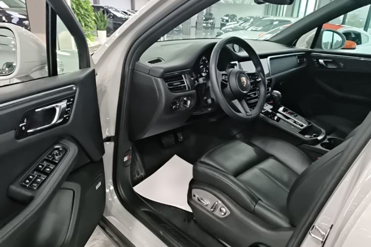 Used Porsche Macan 2024 Macan 2.0T Driver Seat