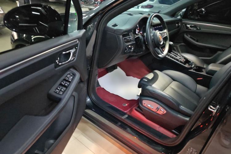 Used Porsche Macan 2024 Macan 2.0T Driver Seat