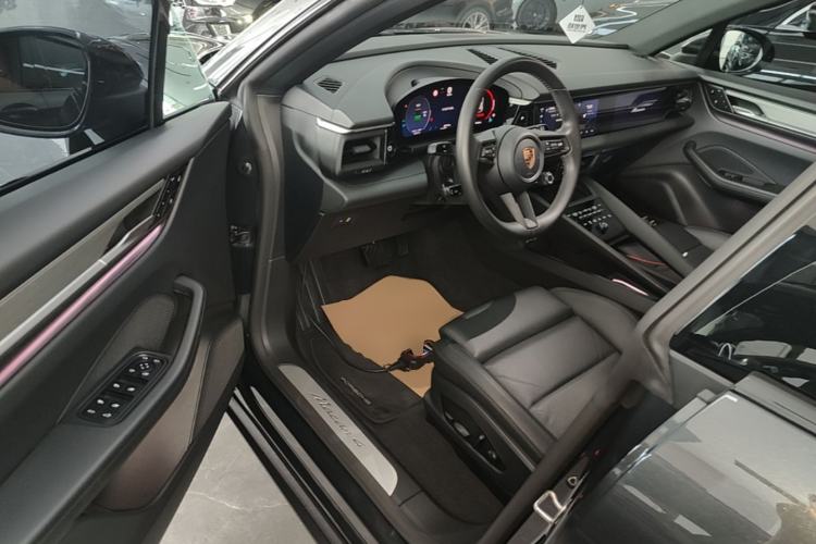Used Porsche Macan 2024 Macan 4 Driver Seat