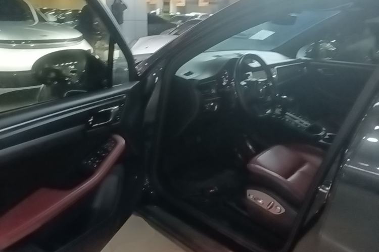 Used Porsche Macan 2024 Macan 2.0T Driver Seat