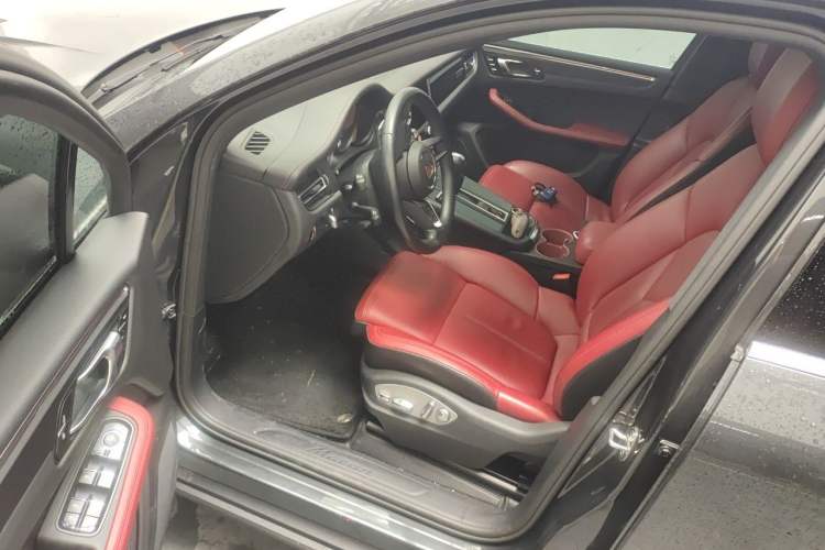 Used Porsche Macan 2024 Macan 2.0T Driver Seat