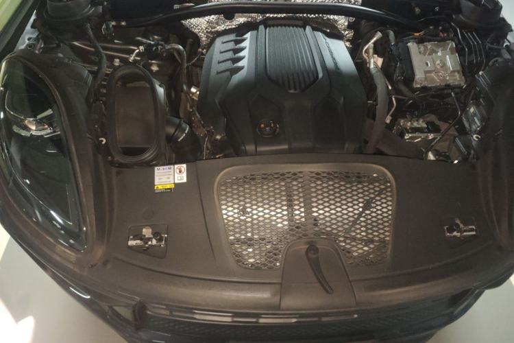 Used Porsche Macan 2024 Macan 2.0T Engine Bay