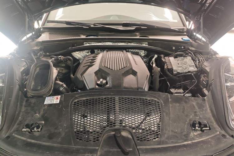 Used Porsche Macan 2024 Macan 2.0T Engine Bay