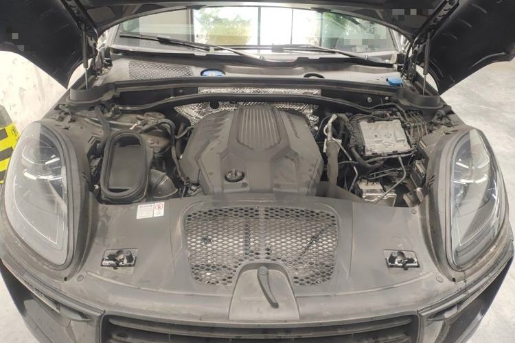 Used Porsche Macan 2024 Macan 2.0T Engine Bay