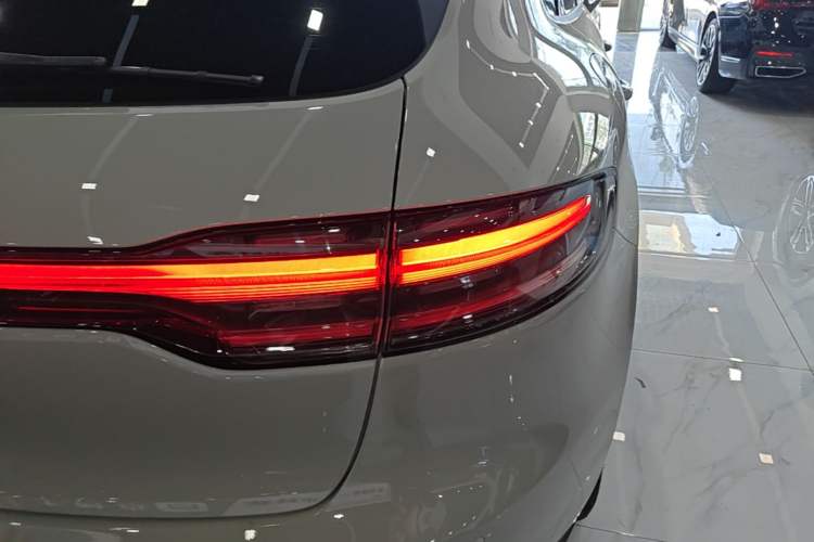 Used Porsche Macan 2024 Macan 2.0T Exterior 3