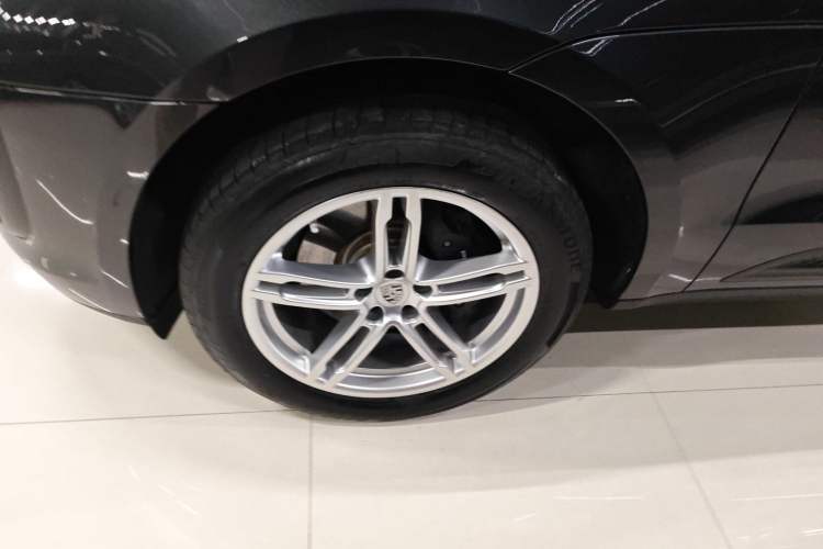 Used Porsche Macan 2024 Macan 2.0T Exterior 3