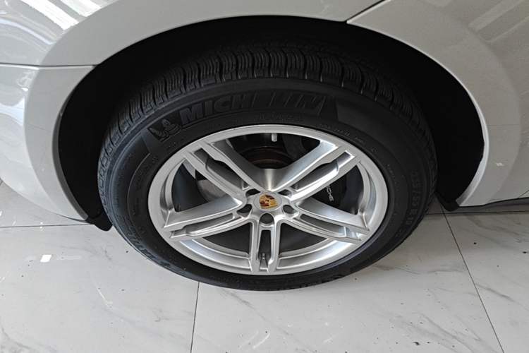 Used Porsche Macan 2024 Macan 2.0T Exterior 4