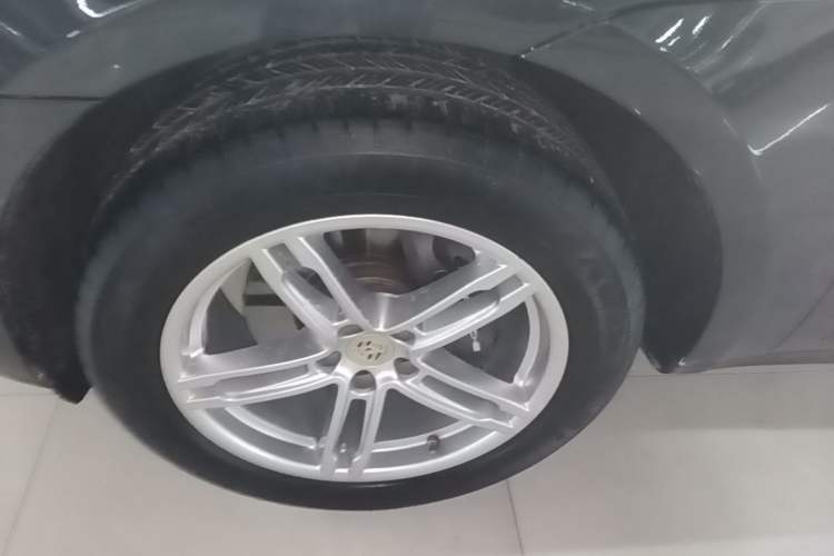 Used Porsche Macan 2024 Macan 2.0T Exterior 4