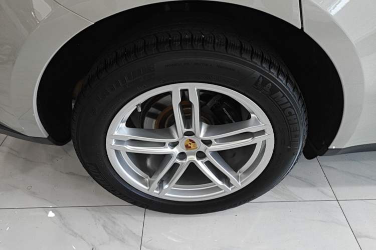 Used Porsche Macan 2024 Macan 2.0T Exterior 5