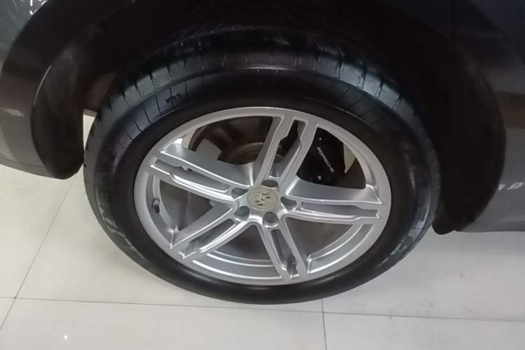 Used Porsche Macan 2024 Macan 2.0T Exterior 5